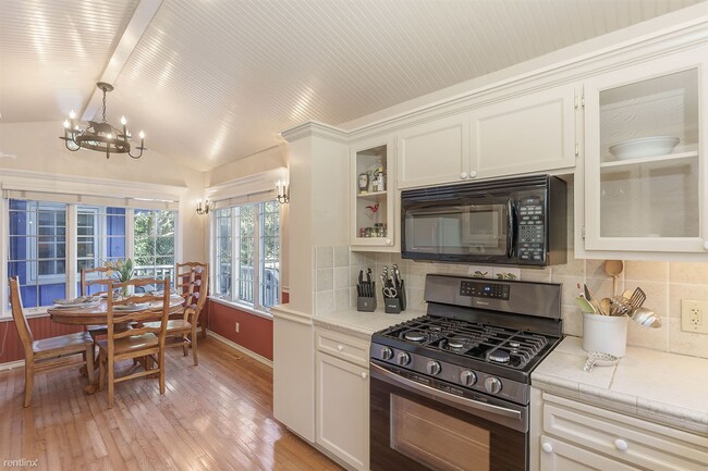 Building Photo - 3 br, 2.5 bath House - 3875 The Hideout