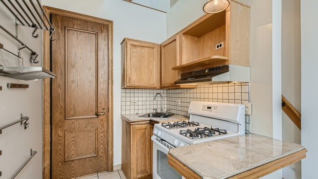 Building Photo - 1439 W 18th St