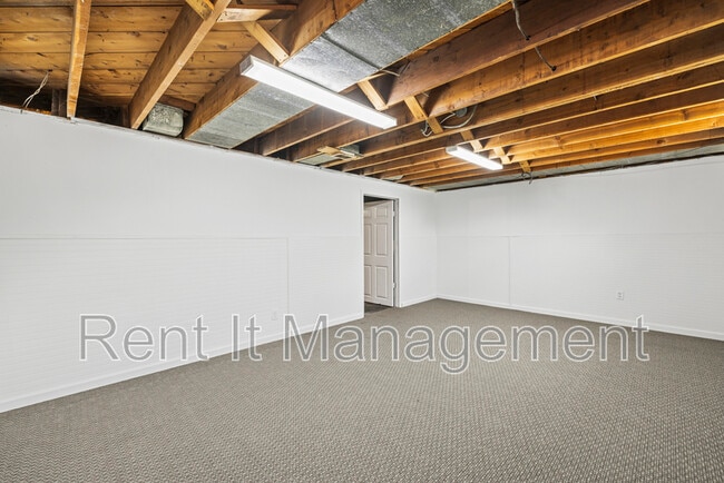Building Photo - 3501 Redick Ave