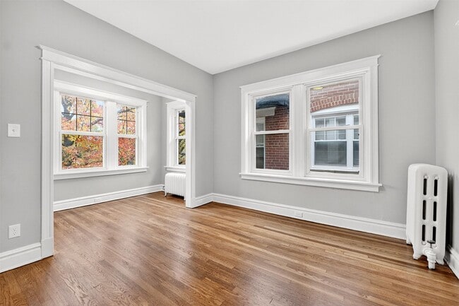 Building Photo - 6432 Alamo Ave