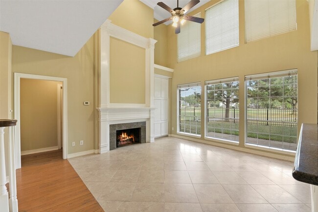 Building Photo - 1915 Lytham Ln