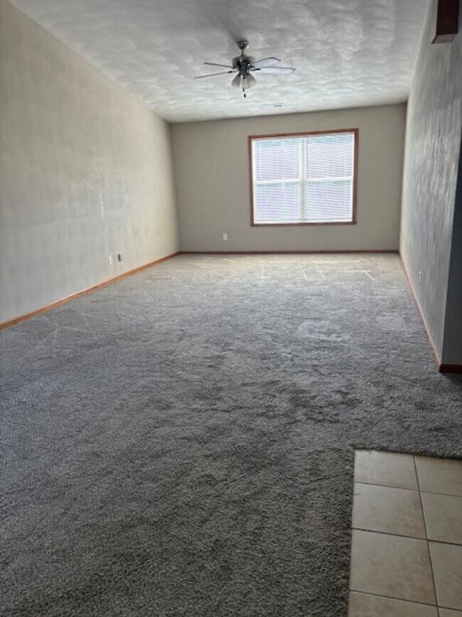 Building Photo - 10332 Clearwing Ln