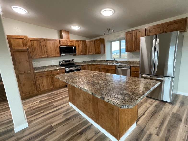 Building Photo - 297 Guthrie Rd