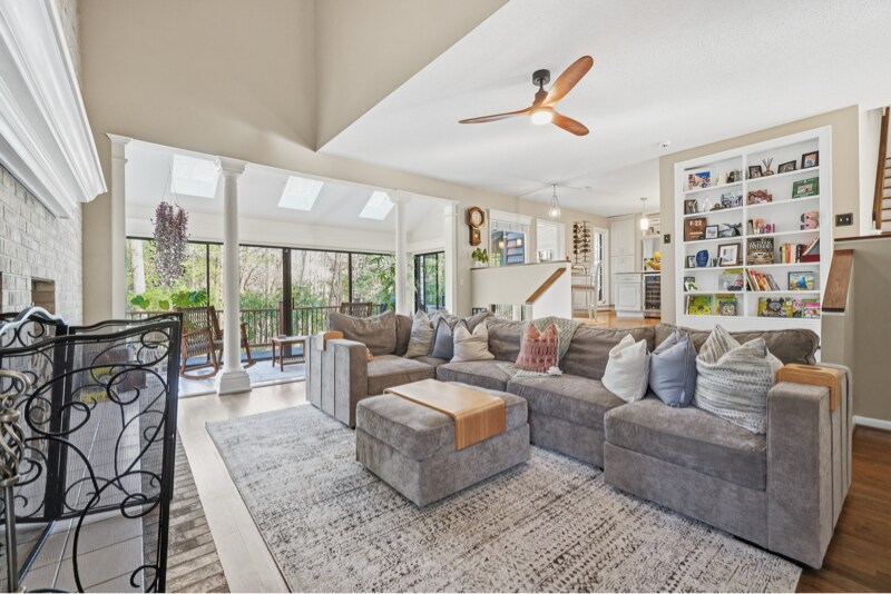 Building Photo - 63 Queens Ct