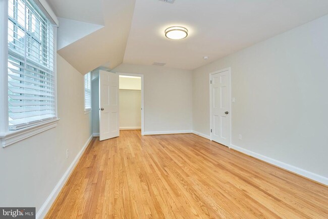 Building Photo - 3819 Woodbine St