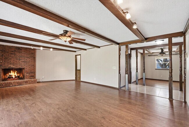 Building Photo - 7001/7003 S Indianapolis Ave Duplex