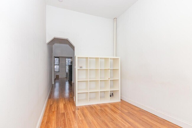 Building Photo - 293 Wyckoff Ave
