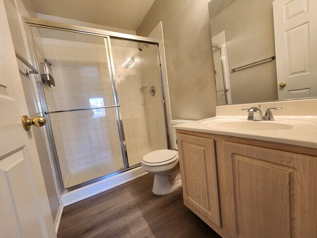 Building Photo - Beautiful townhouse in Silverado Ranch