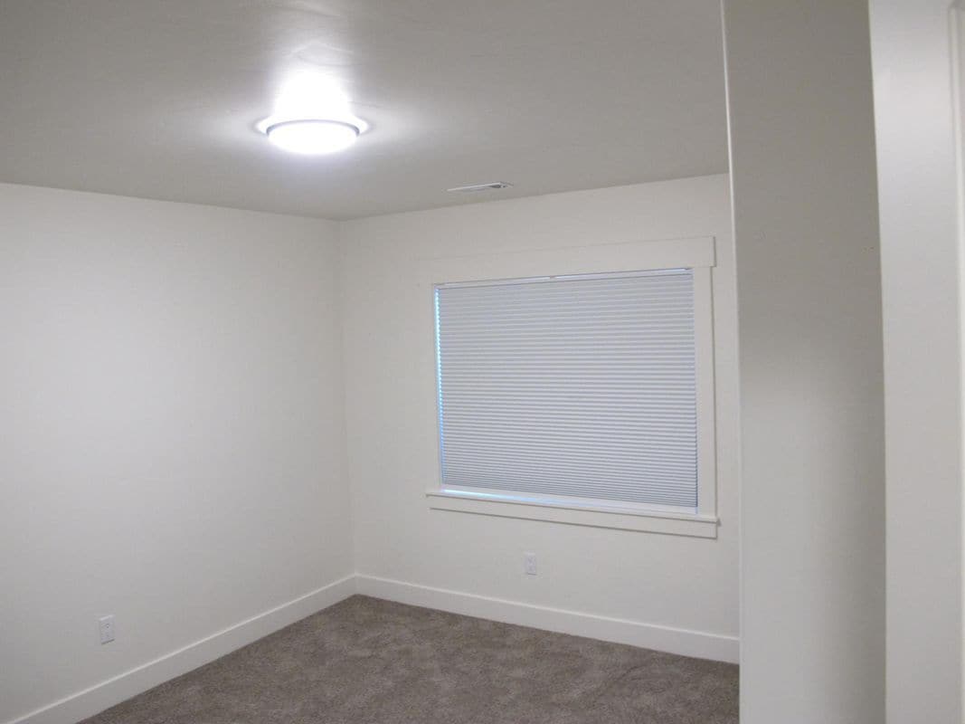 Building Photo - 2037 Bridle Cir