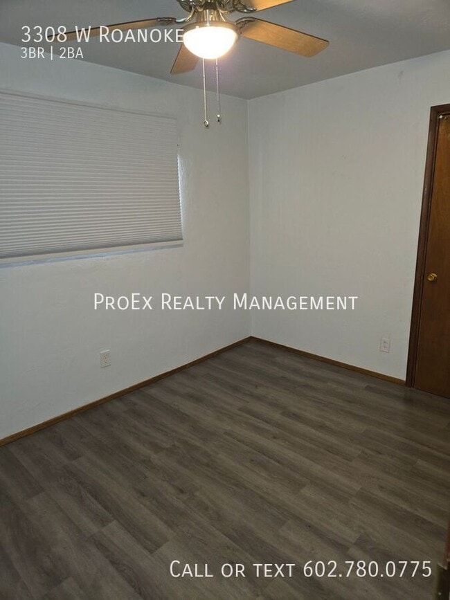 Building Photo - 3308 W Roanoke Ave