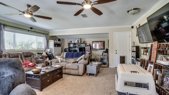 Building Photo - 601 Ironwood Dr