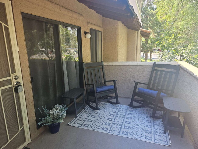 Building Photo - "Chic & Cozy 2-Bed, 2-Bath Furnished Retreat with Granite Elegance in Glendale Steps from Banner ...