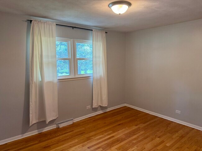 Building Photo - 109 Sandalwood Dr