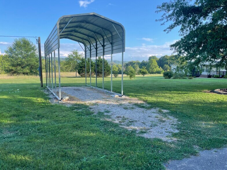 Building Photo - 7617 Rustic Ln