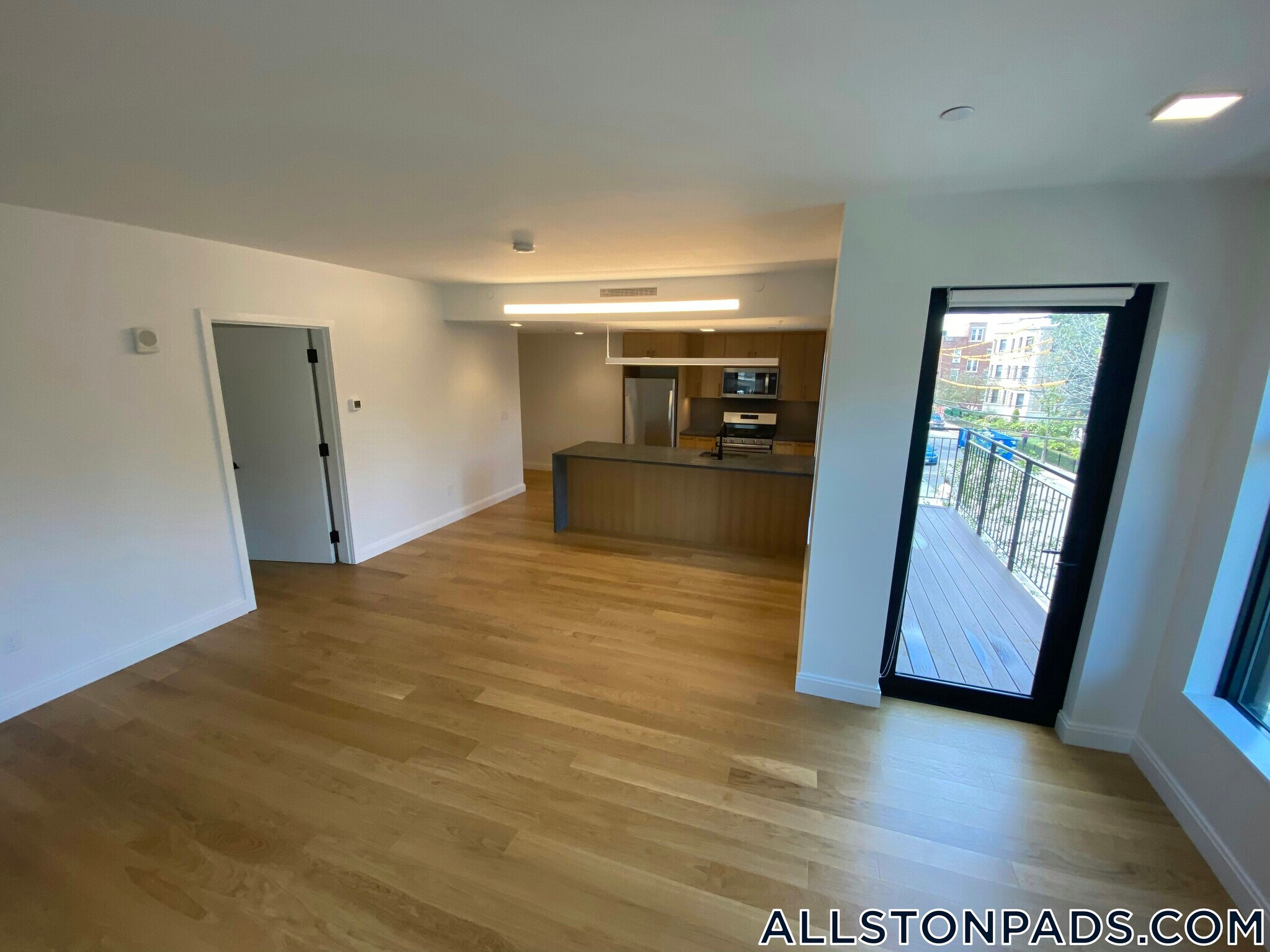 Building Photo - 83 Gardner St