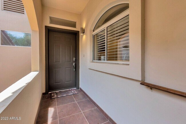 Building Photo - Welcome to this stunning 3-bedroom, 2-bath condo in the heart of McCormick Ranch!