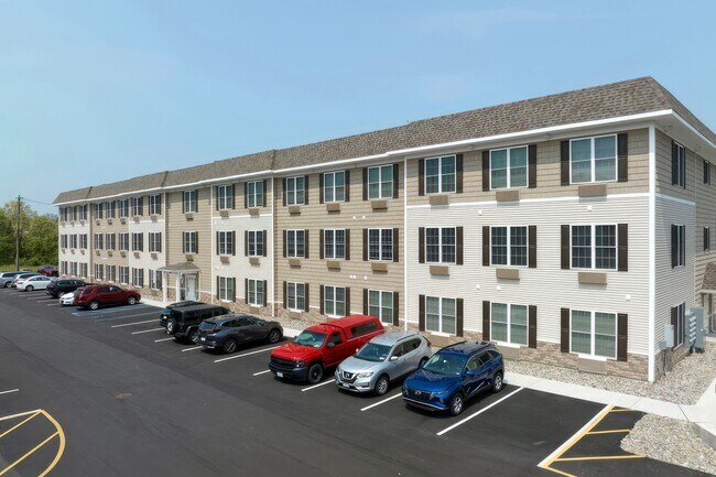Building Photo - 114 Riverside Dr