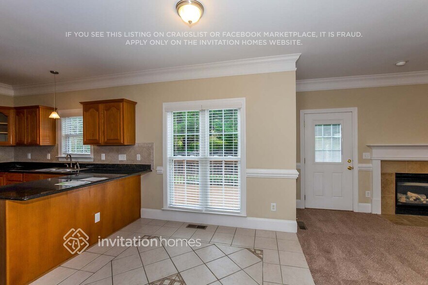 Building Photo - 9014 Sandpiper Dr