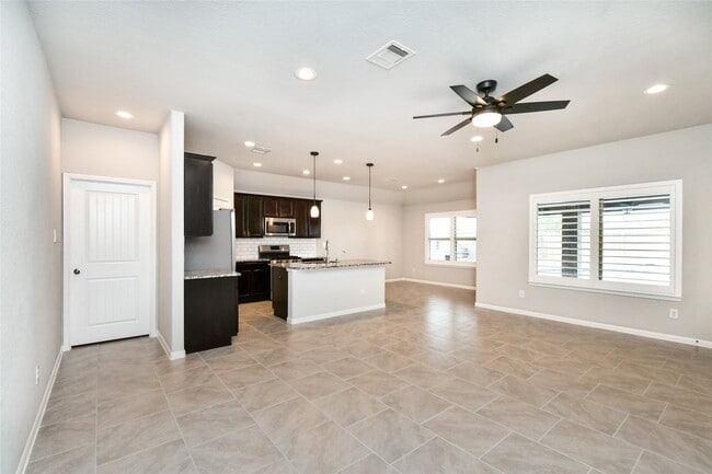 Building Photo - 29622 Breakwater Dr