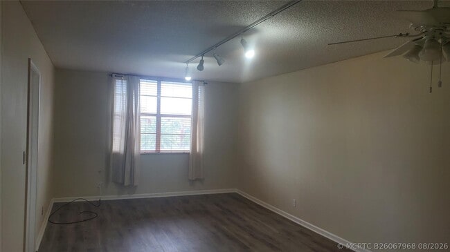 Building Photo - 3910 Crystal Lake Dr