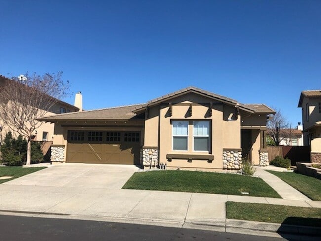 Primary Photo - 877 Emerald Hills Cir