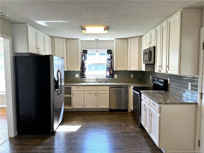 Building Photo - 6221 Cool Shade Dr