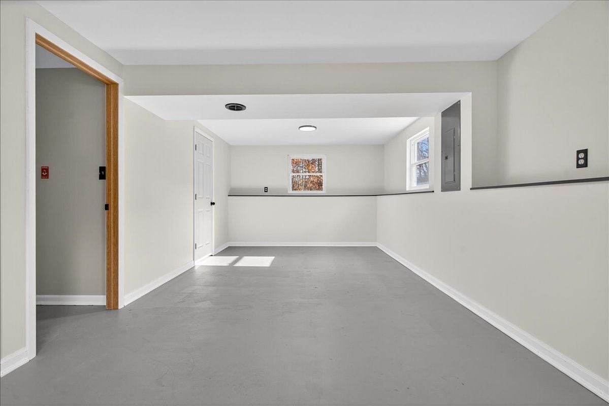 Building Photo - 12 Kristan Dr