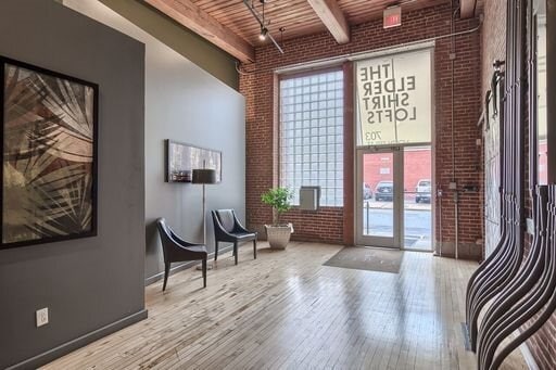 Building Photo - Huge Luxury 2 Story Condo with Private Rooftop Deck!