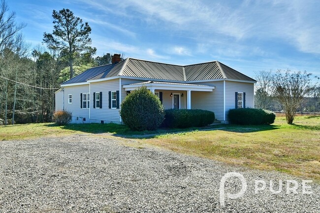 Building Photo - 5674 Duncan Rd