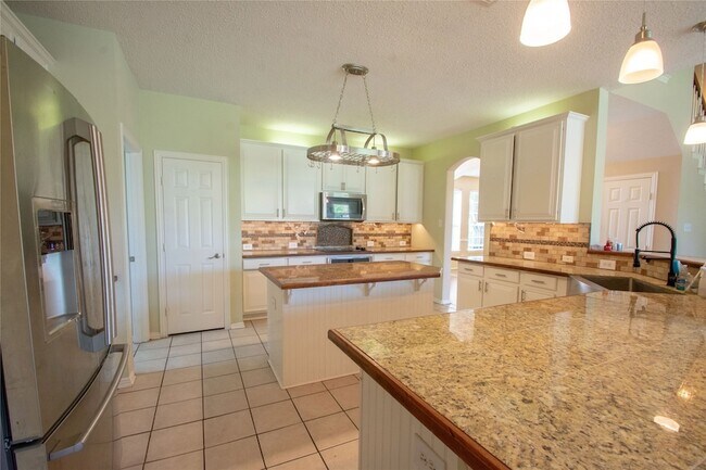 Building Photo - 1309 Rosebrook Dr