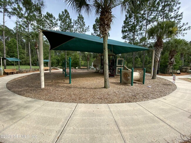 Building Photo - 813 W American Eagle Dr
