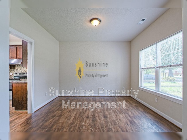 Building Photo - 2723 Rodgers St