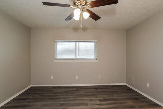 Building Photo - 2138 Pilgrims Point Dr