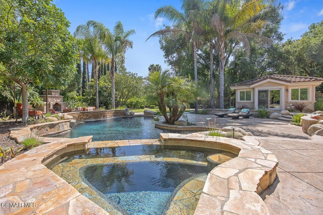Building Photo - 758 Camino Dos Rios