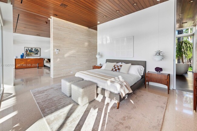 Building Photo - 244 W San Marino Dr