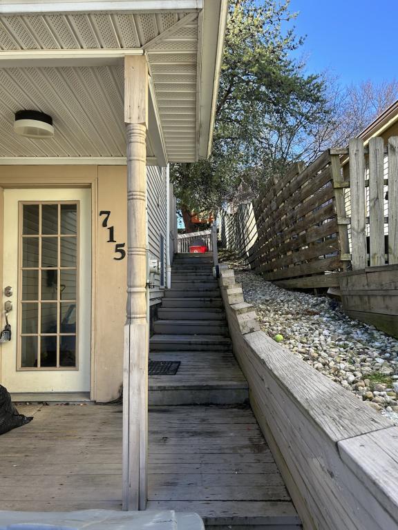 Building Photo - 715 Hampton St