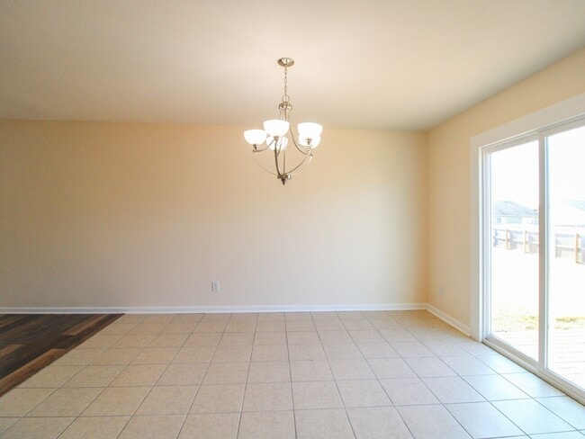 Building Photo - Modern and updated home in desirable East ...