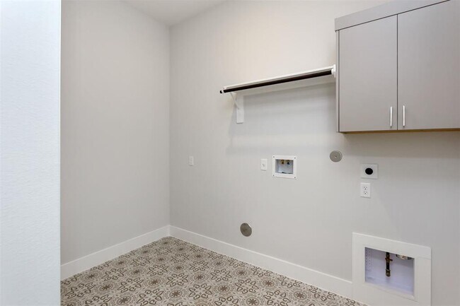 Building Photo - 21311 Blue Wood Aster Ct