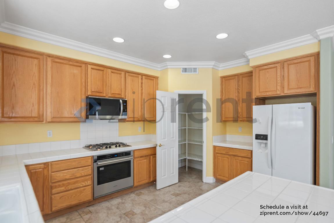 Building Photo - 5536 Cooney Pl