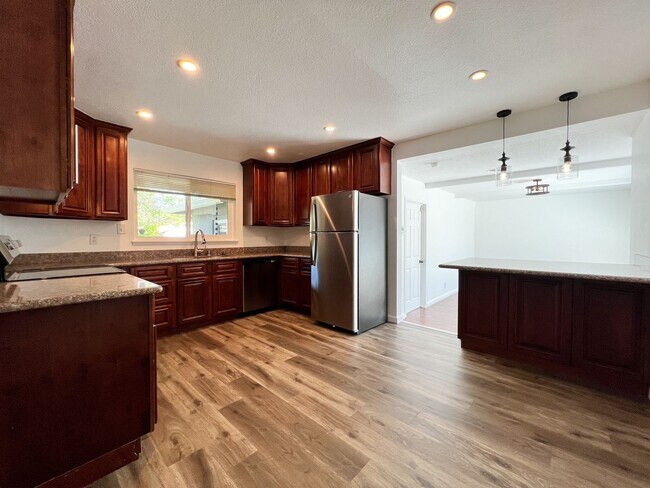 Building Photo - Beautiful Three Bedroom North Napa Home