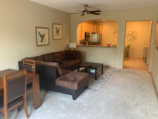 Building Photo - Lovely 2 Bed / 2 Bath TH w/ Heated Underground Parking in Plymouth!