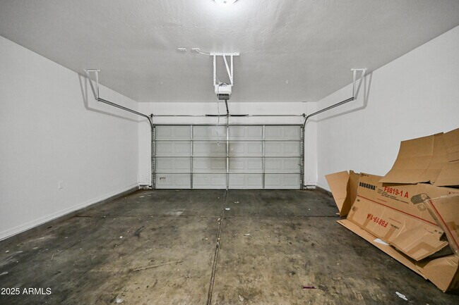 Building Photo - 4608 W Maryland Ave