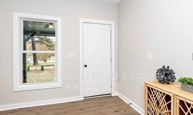 Building Photo - 617 Orange Heights Loop Rd