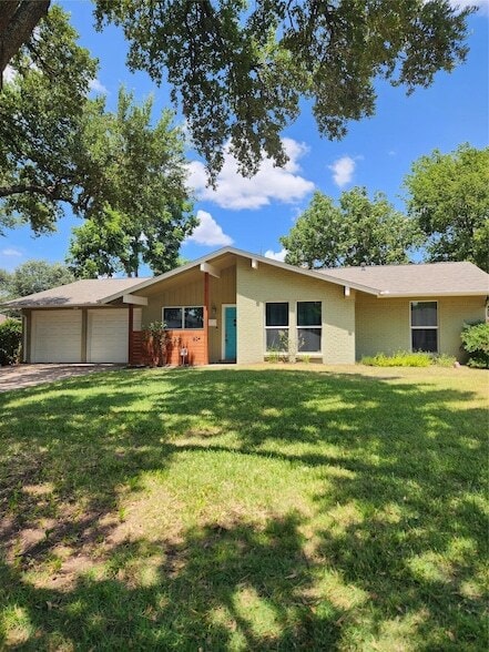 Building Photo - 1804 Kingwood Cove