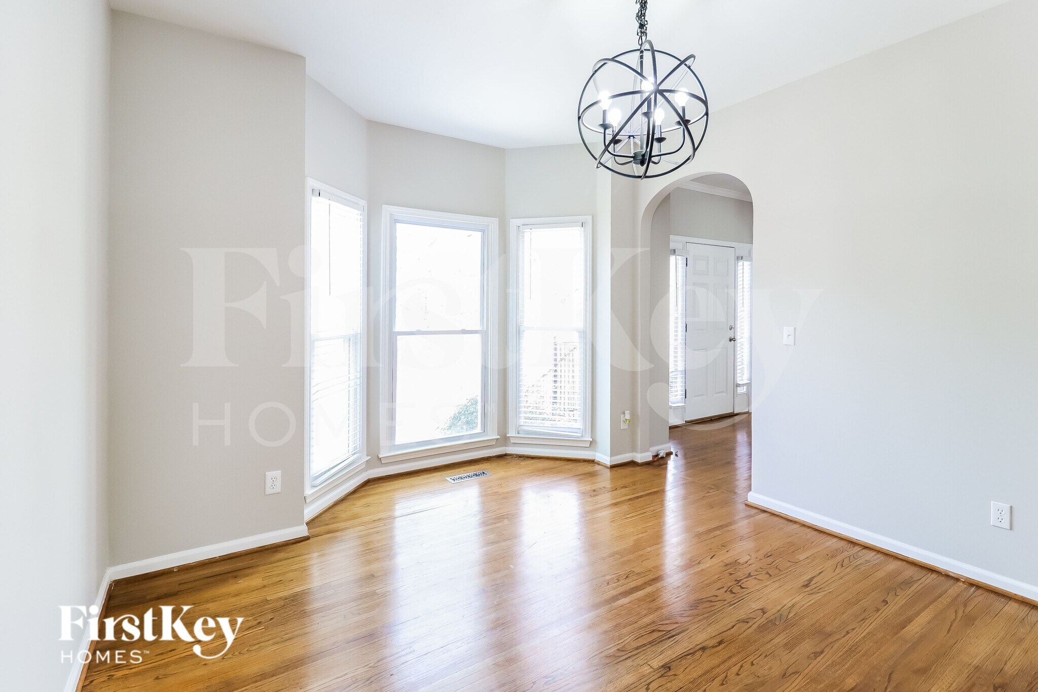 Building Photo - 1513 Oak Park Dr