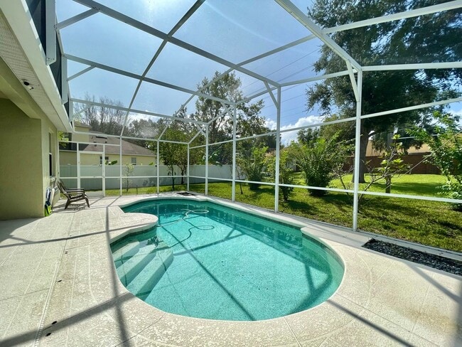 Building Photo - Gorgeous 3/2 Pool Home in Apopka's Parkside at Errol Estate!