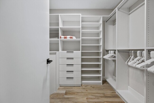 Building Photo - 2785 Polo Island Dr