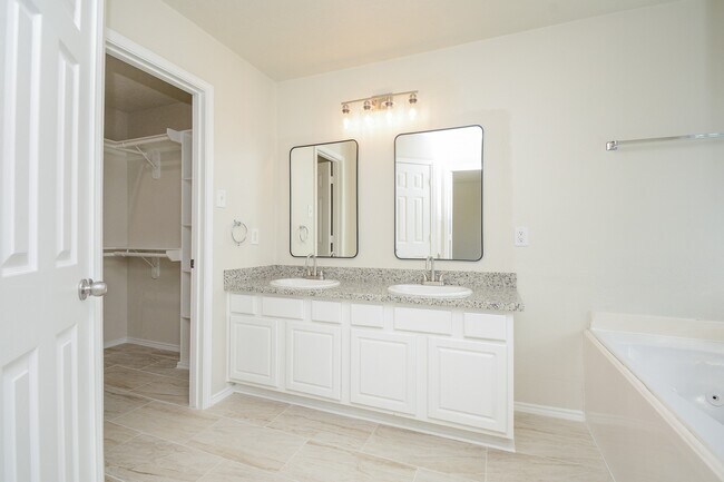 Building Photo - 7827 Talladega Springs Ln
