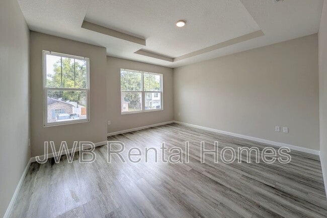 Building Photo - 8936 Cocoa Ave