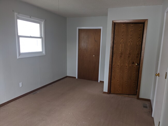 Bedrooms with large closets - 411 13th St N